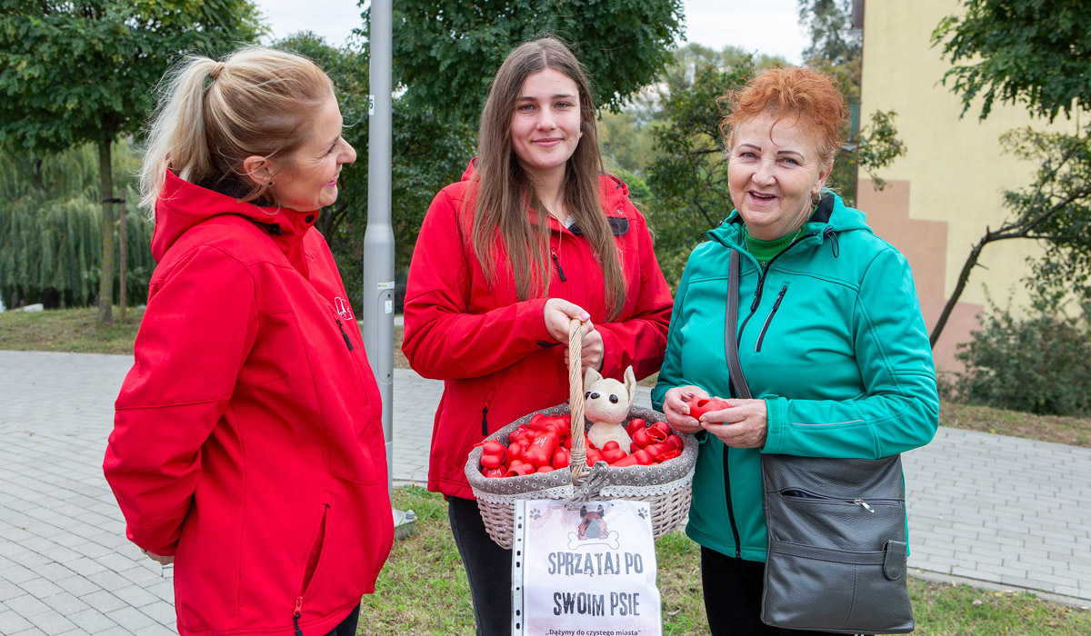 Rozdawanie psich pakietów